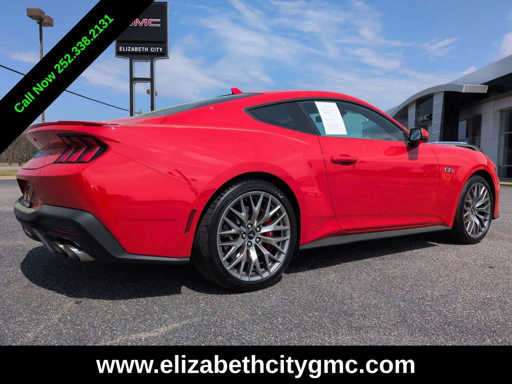 Used 2025 Ford Mustang GT Premium image 4