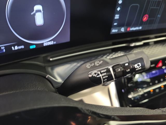 Used 2024 Kia Carnival SX Prestige FWD image 33