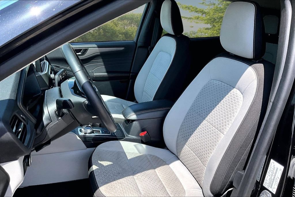 Used 2023 Ford Escape Active AWD/4WD image 24