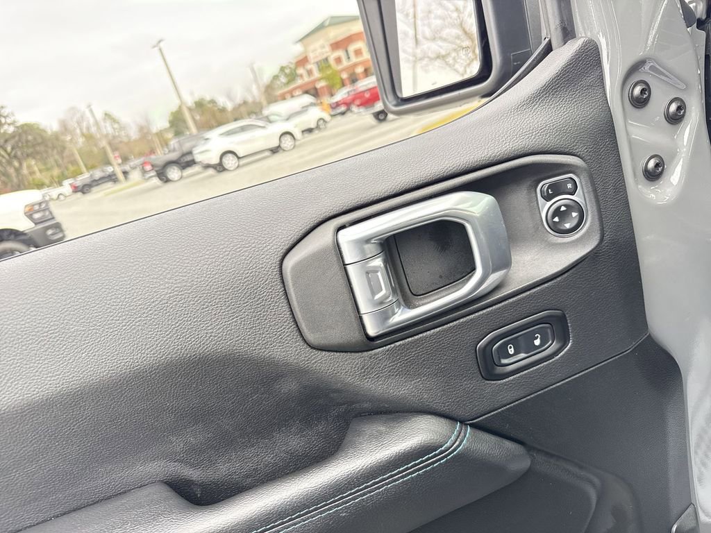 Used 2022 Jeep Wrangler Unlimited Rubicon 4xe w/ Steel Bumper Group image 12