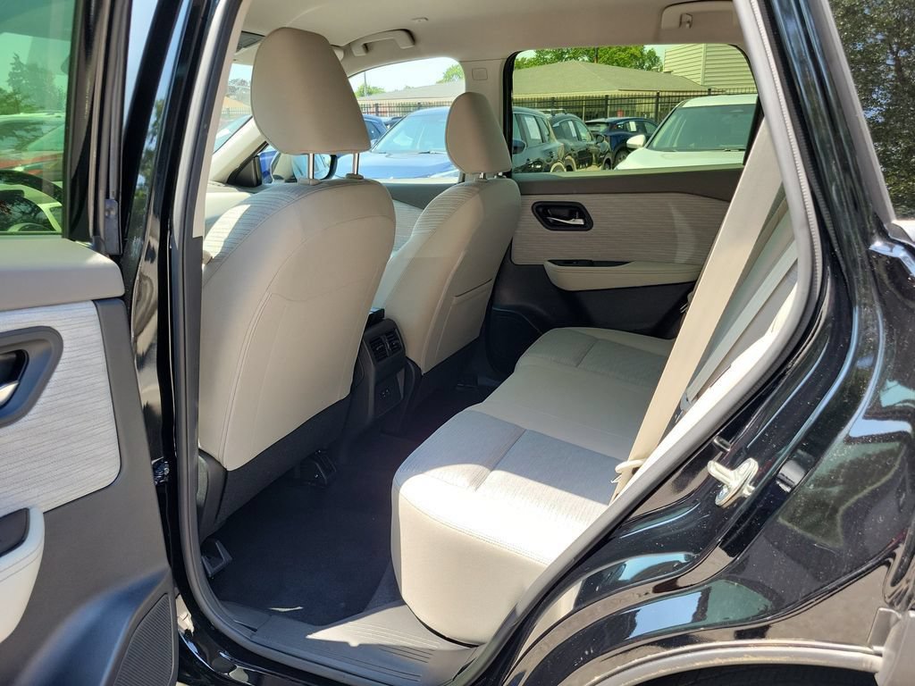 Used 2023 Nissan Rogue SV AWD/4WD image 11