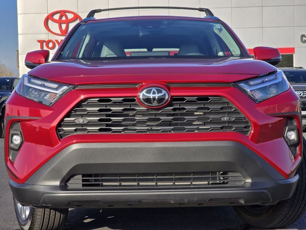 Used 2025 Toyota RAV4 XLE Premium image 39
