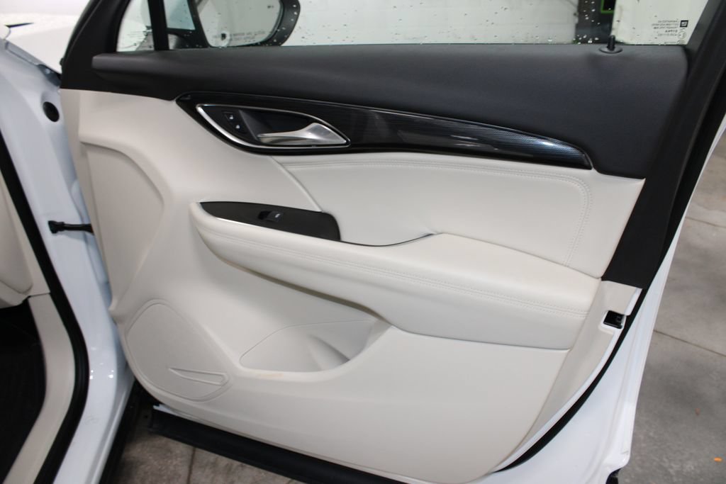 Used 2023 Buick Envision Essence AWD/4WD image 27