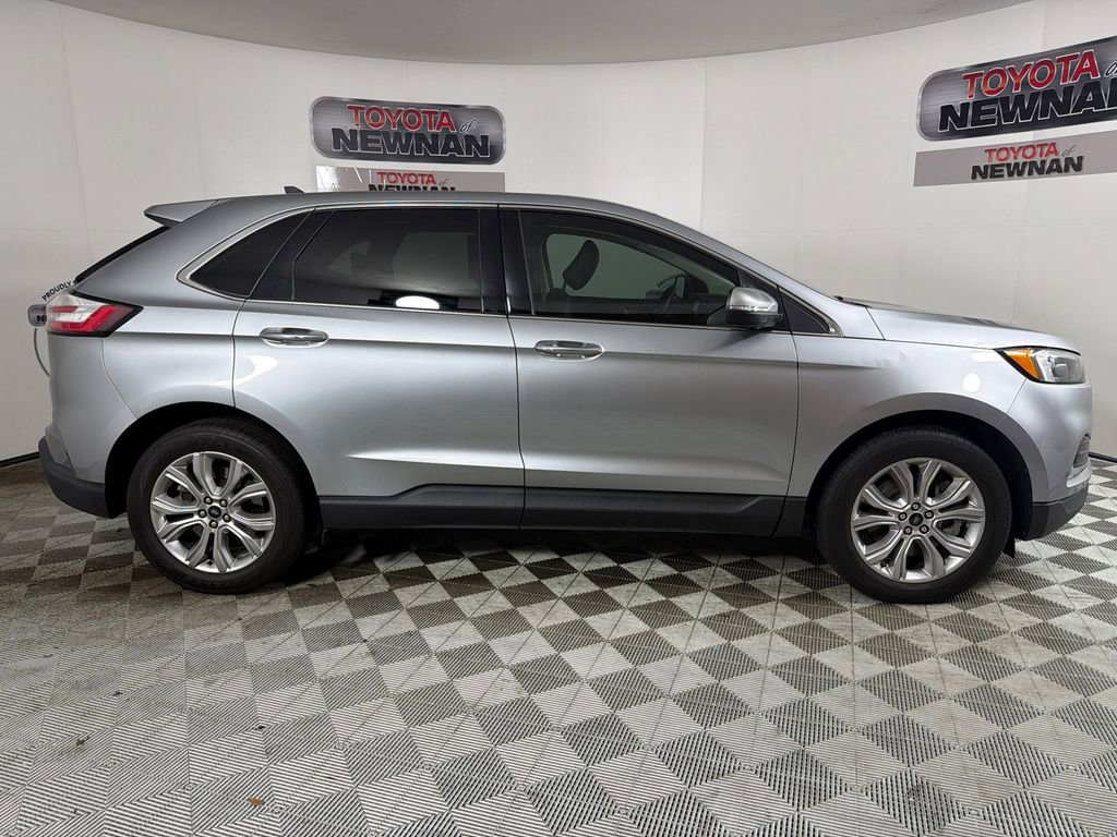Used 2023 Ford Edge Titanium AWD/4WD image 2