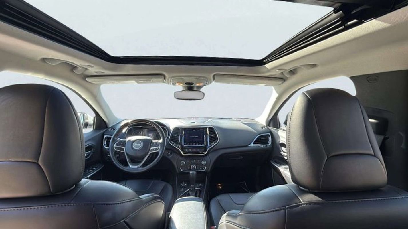 Used 2019 Jeep Cherokee Overland w/ Technology Group image 9