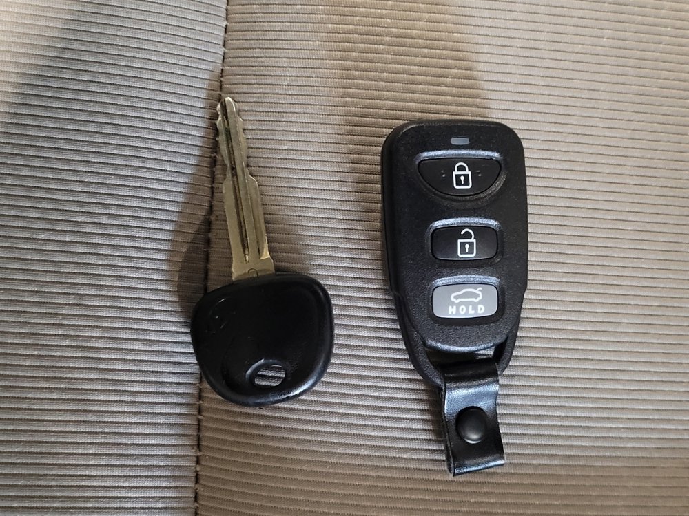 Used 2017 Hyundai Elantra SE image 32