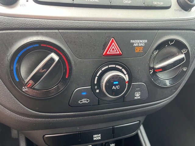 Used 2022 Hyundai Accent SEL image 25