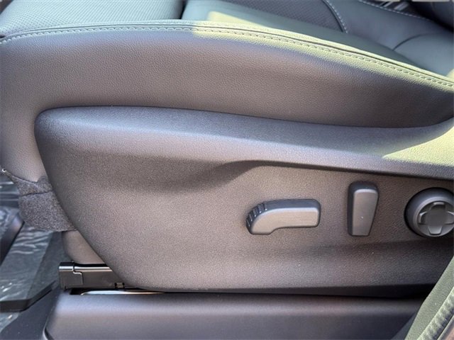 New 2025 Subaru Ascent Limited image 13