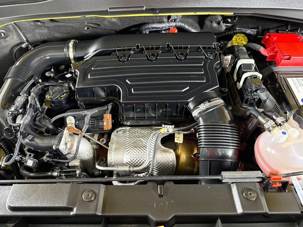 Used 2023 Jeep Renegade Latitude AWD/4WD image 32