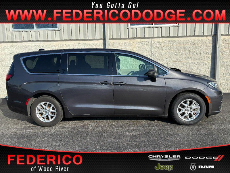 Used 2023 Chrysler Pacifica Touring-L