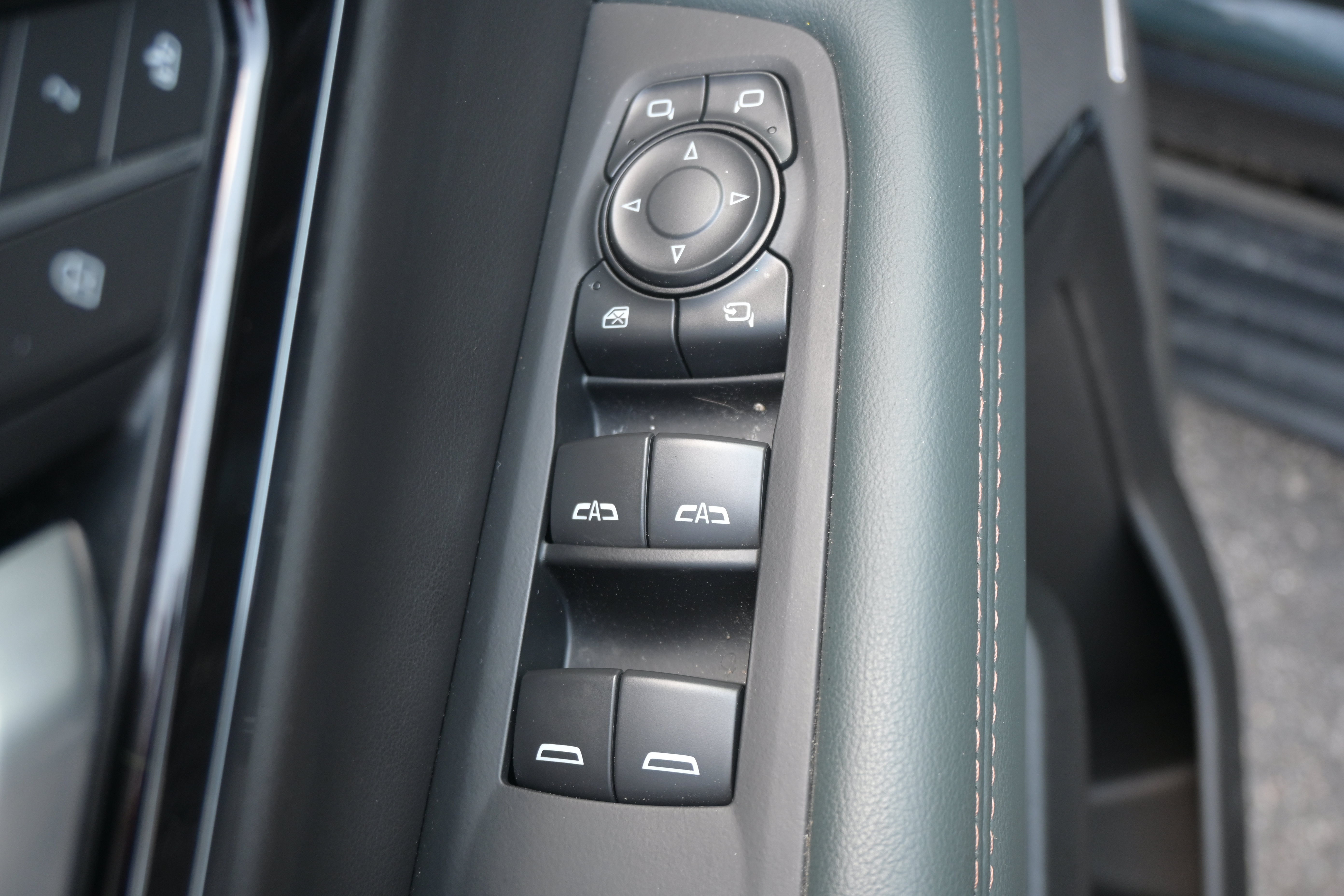 Used 2026 GMC Yukon AT4 AWD/4WD image 15