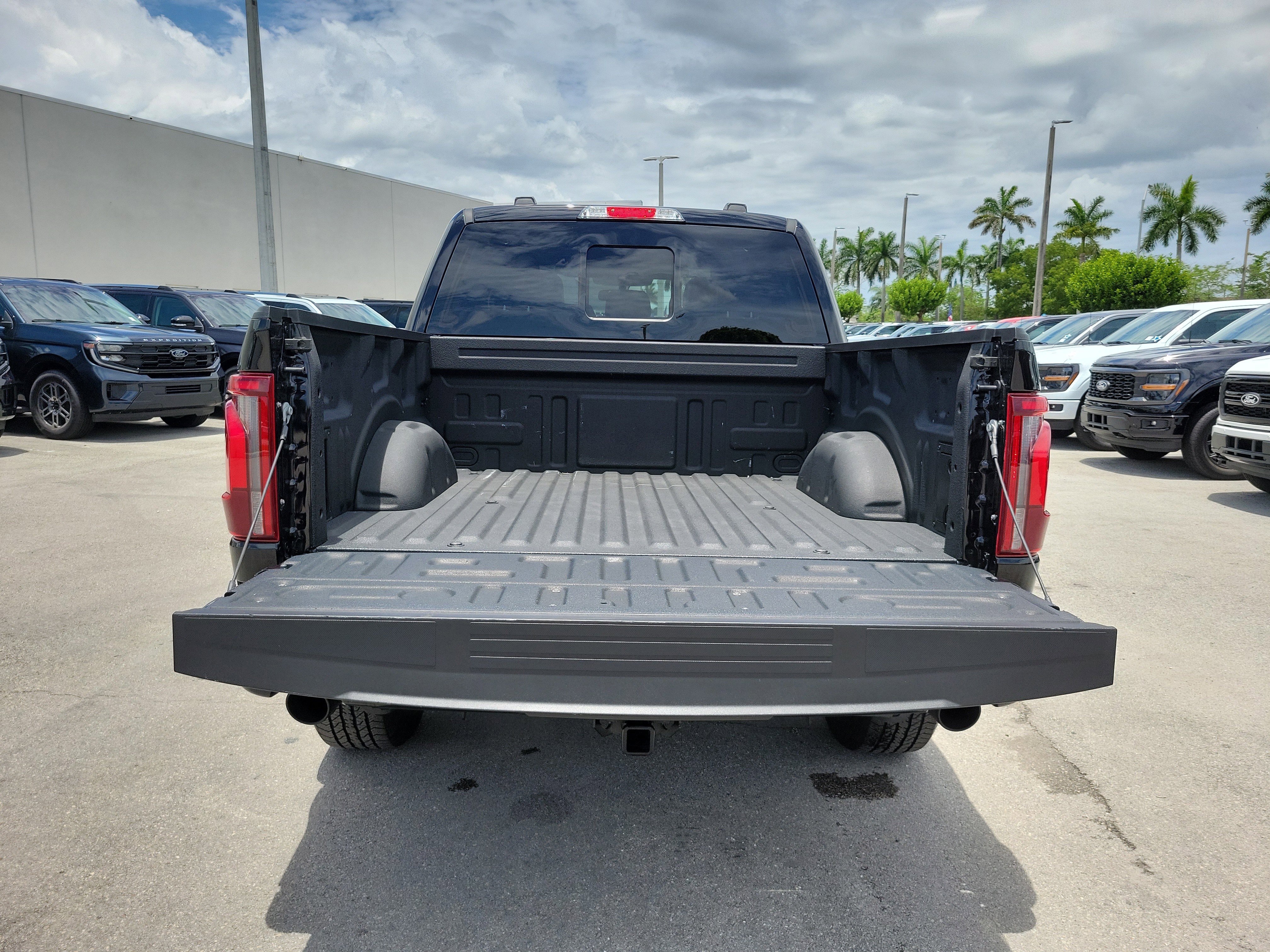Used 2025 Ford F150 Lariat w/ Equipment Group 501A Mid AWD/4WD image 11