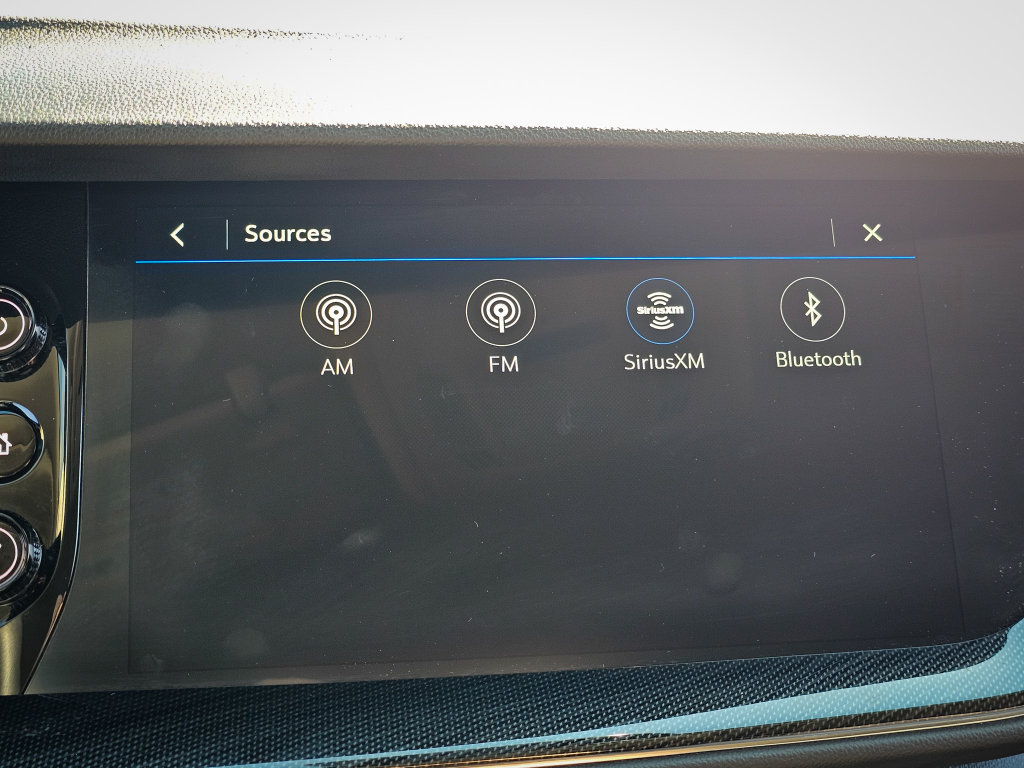 Used 2023 Buick Envision Essence AWD/4WD image 23