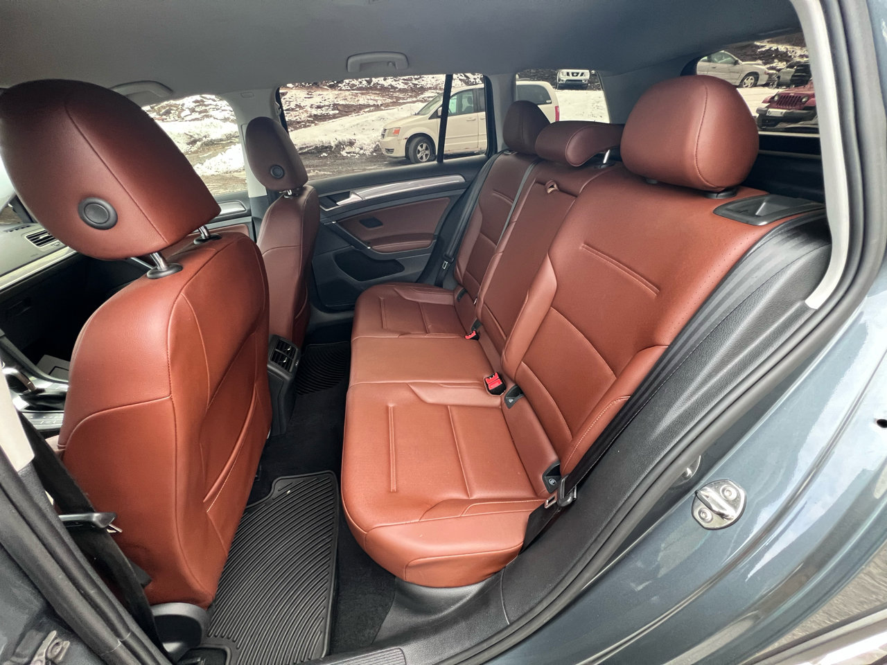 Used 2017 Volkswagen Golf Alltrack S image 18