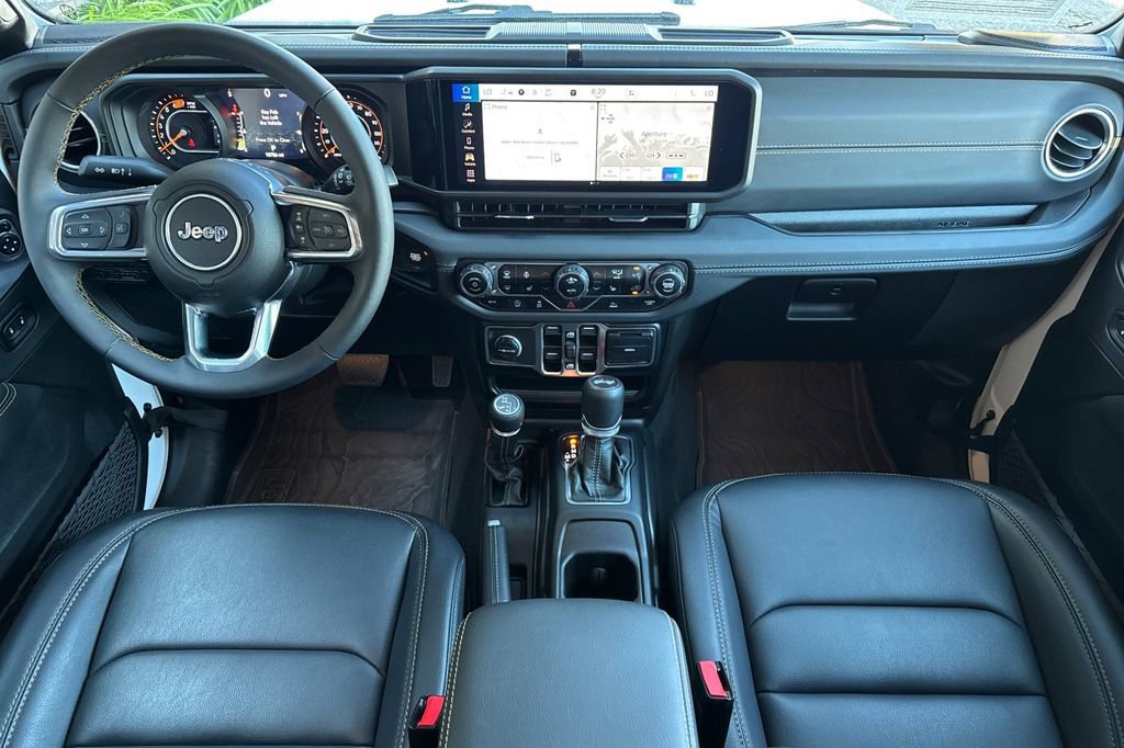 Used 2024 Jeep Wrangler Sahara image 15