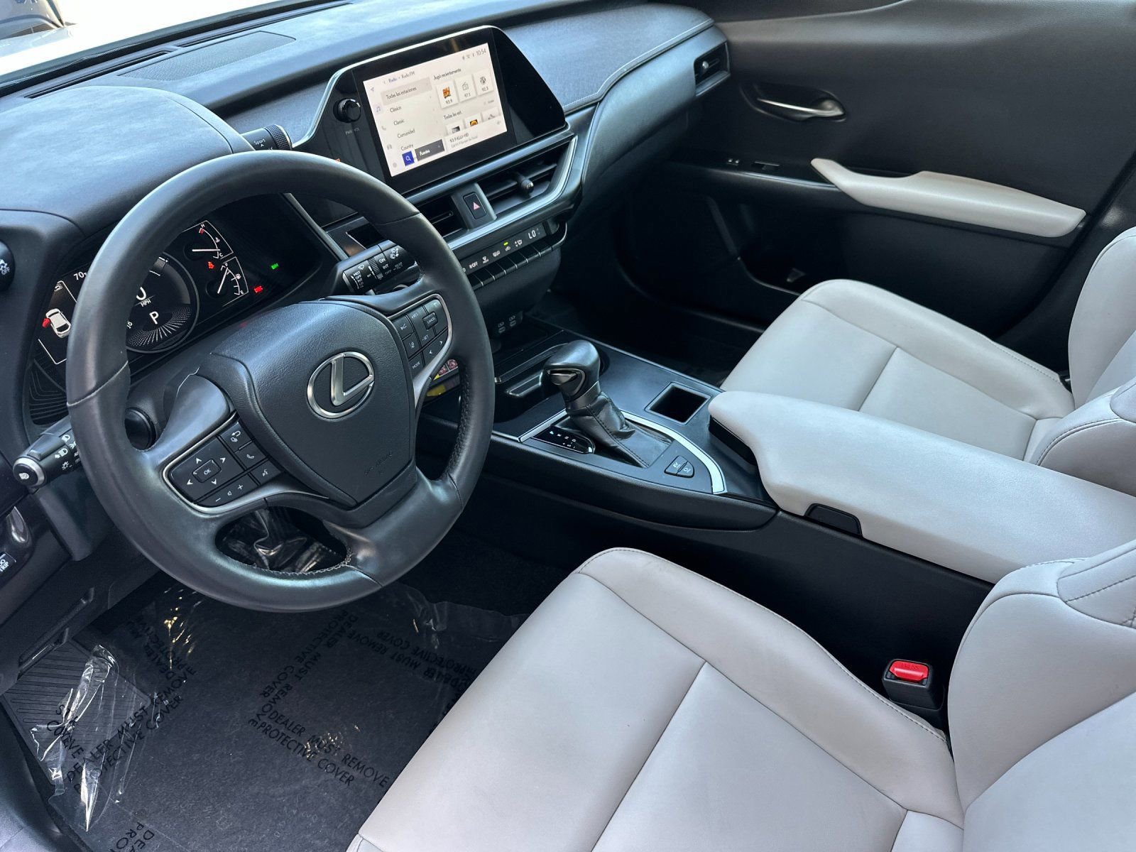 Used 2024 Lexus UX 250h FWD image 10