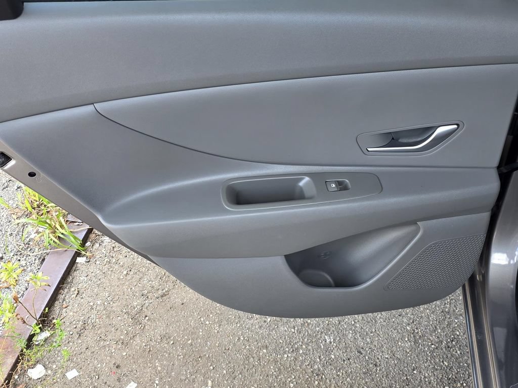 Used 2023 Hyundai Elantra SEL FWD image 22