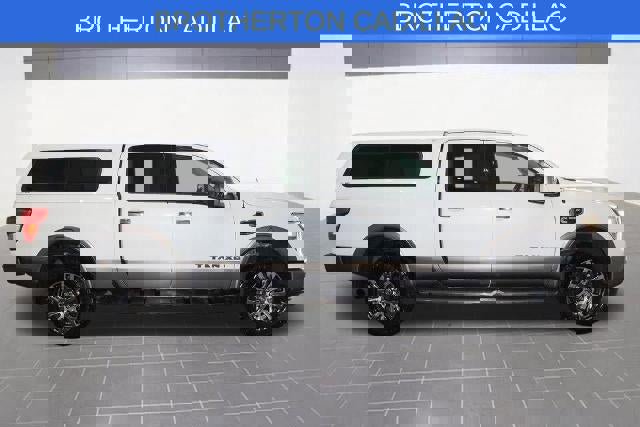 Used 2018 Nissan Titan Platinum Reserve w/ Platinum Utility Package image 7
