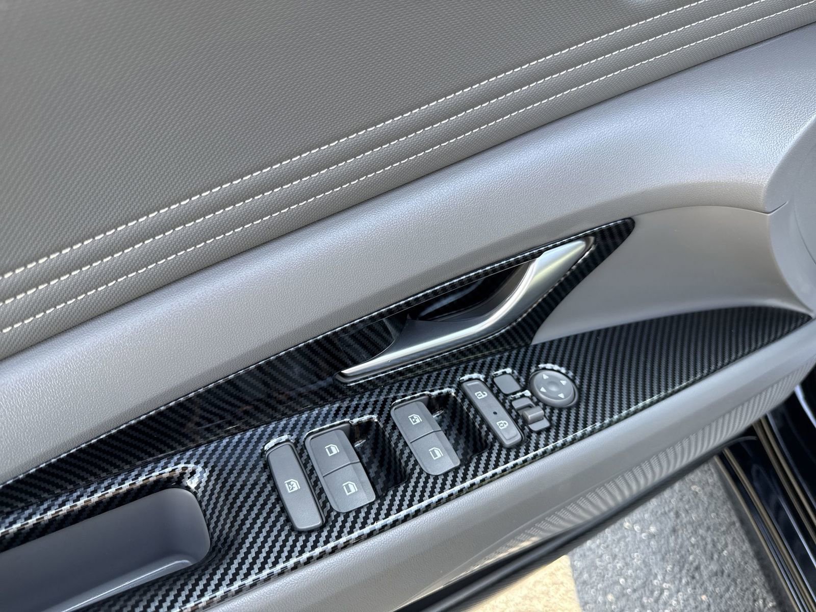 Used 2023 Hyundai Elantra SEL w/ Convenience Package image 15