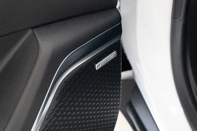 Used 2025 GMC Acadia Elevation image 18