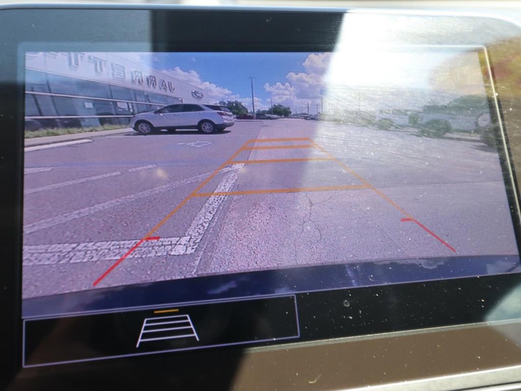 Used 2025 Chevrolet Malibu RS image 4