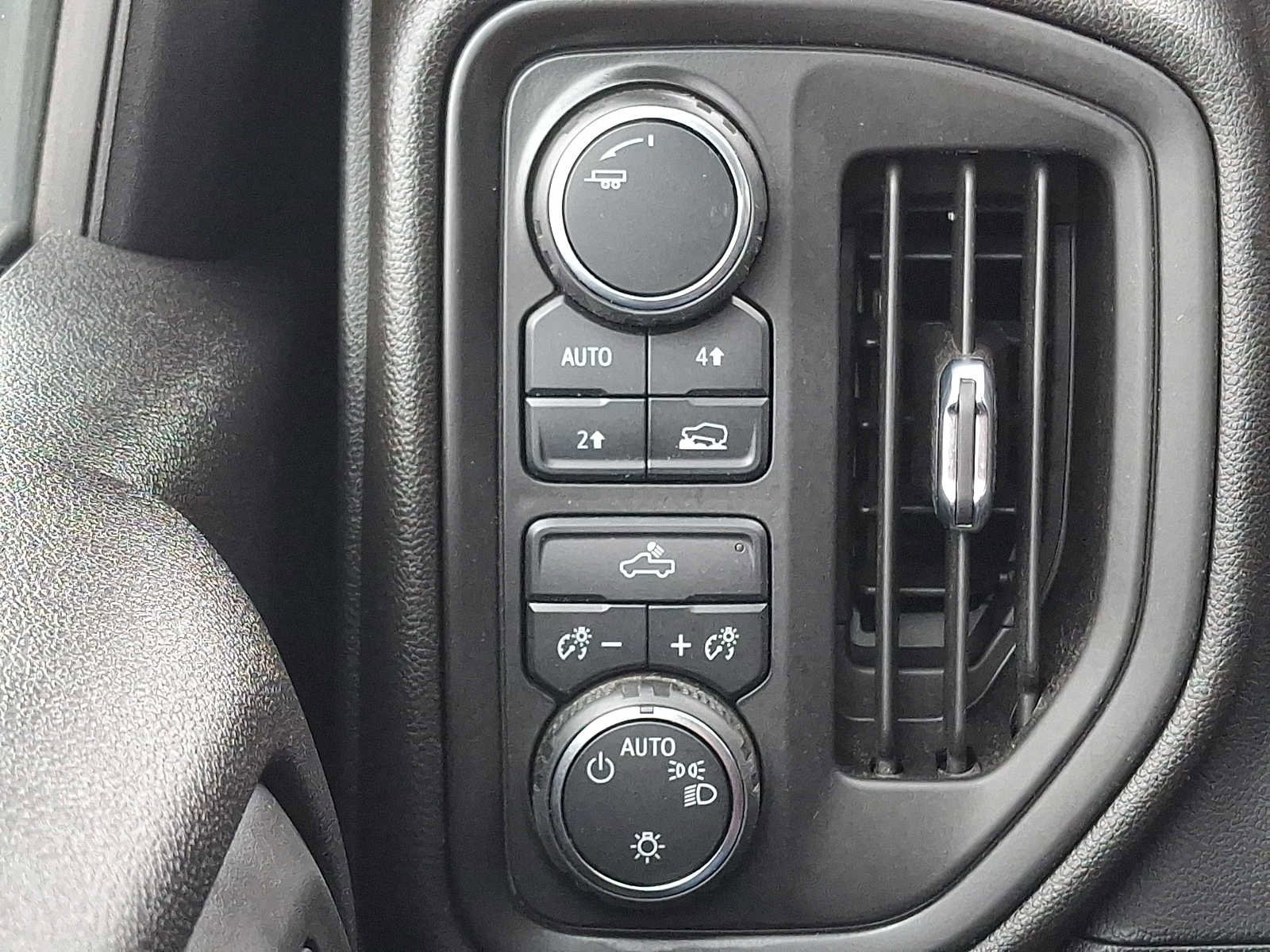 Certified 2025 Chevrolet Silverado 1500 Custom w/ Turbomax Blackout Package image 24