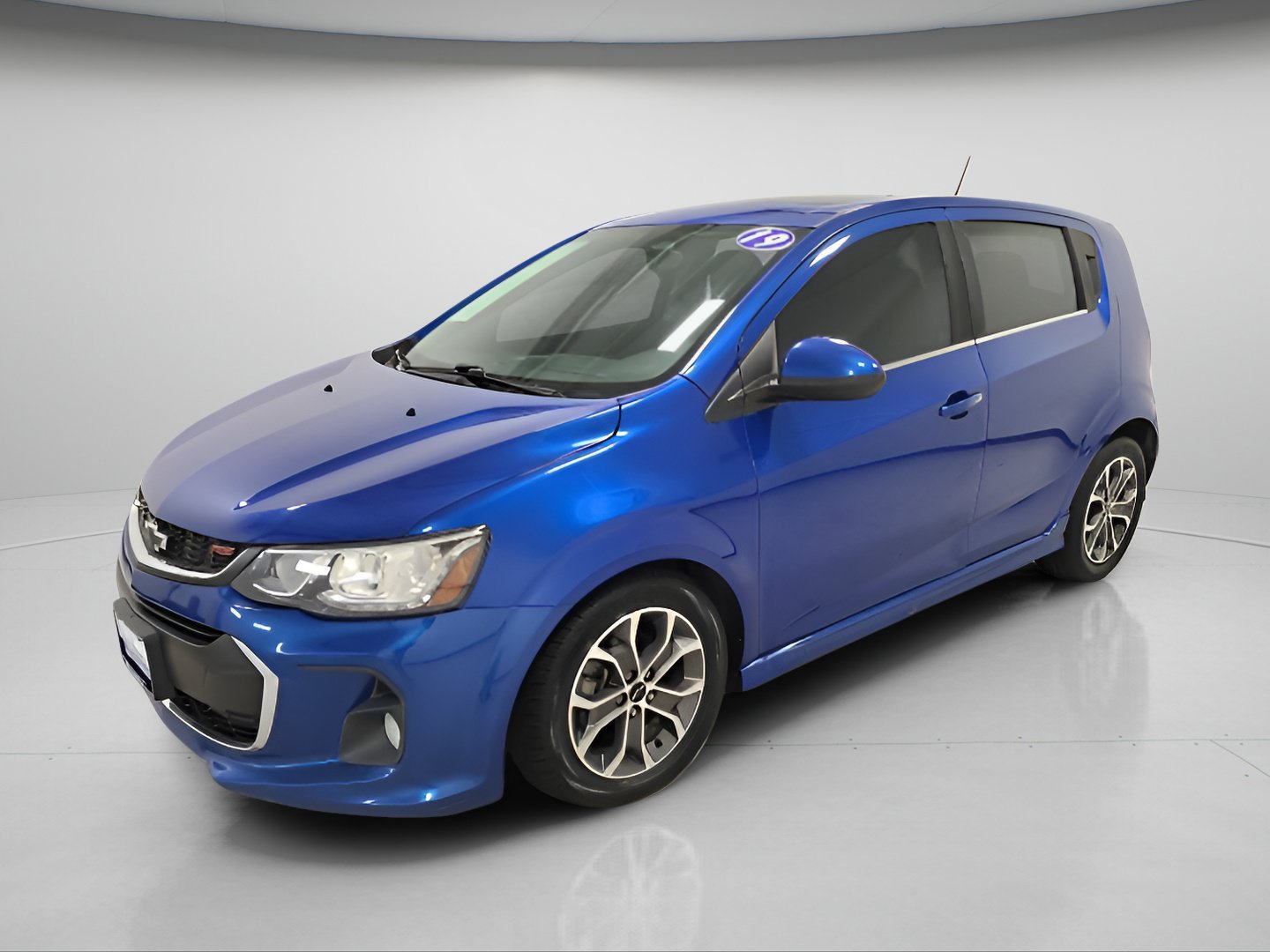 Used 2019 Chevrolet Sonic LT w/ Convenience Package FWD image 3