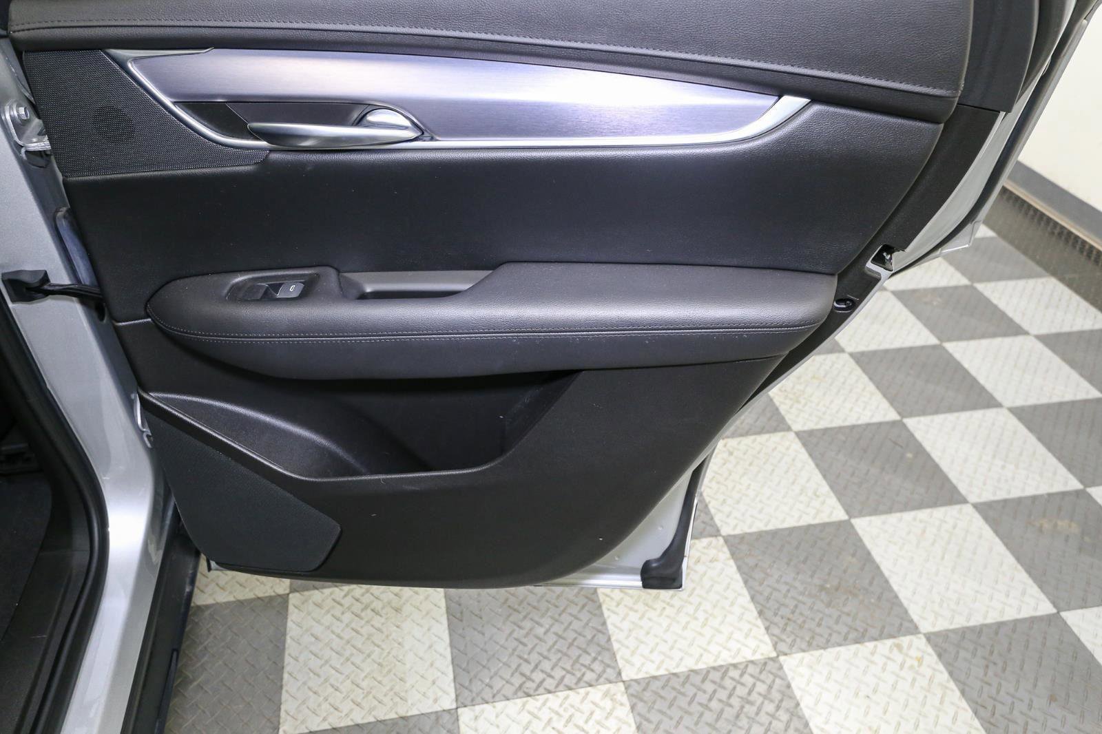 Used 2018 Cadillac XT5 Luxury w/ Driver Awareness Package image 25