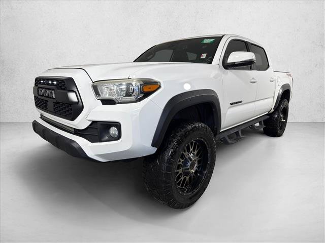 Used 2019 Toyota Tacoma TRD Off-Road AWD/4WD image 7