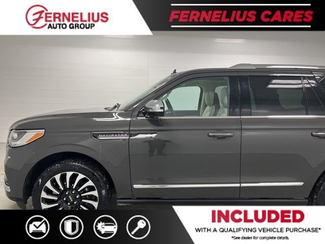 Used 2023 Lincoln Navigator Black Label image 4