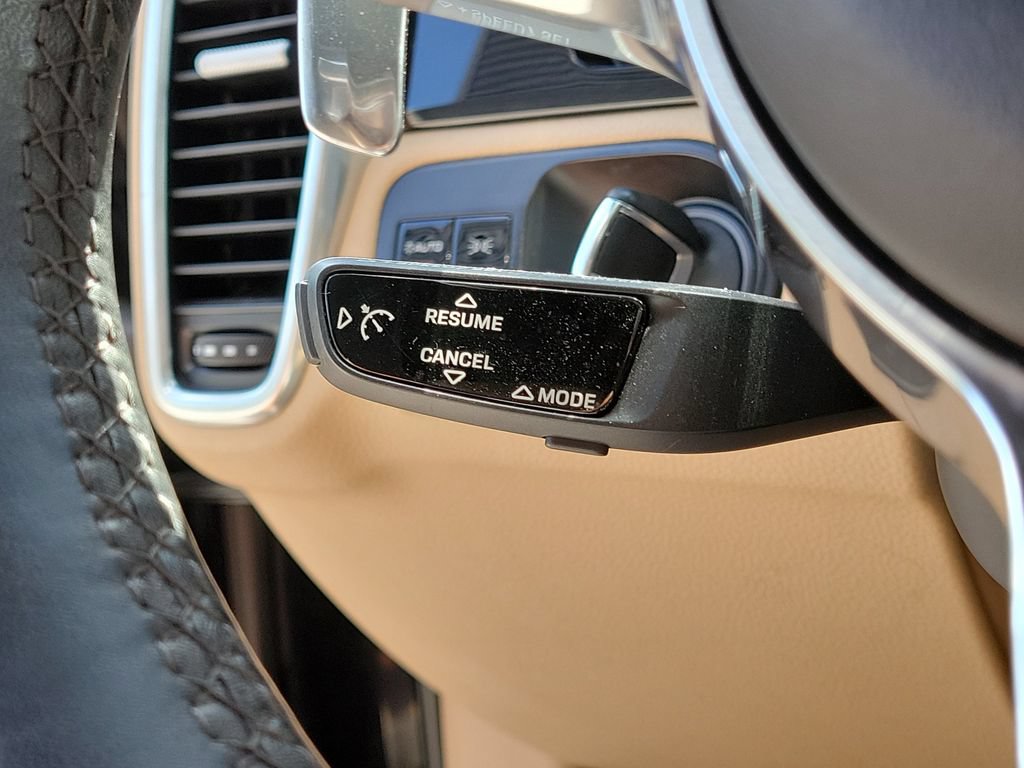 Certified 2019 Porsche Cayenne AWD/4WD image 38
