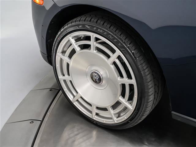 Used 2020 Rolls-Royce Cullinan image 12