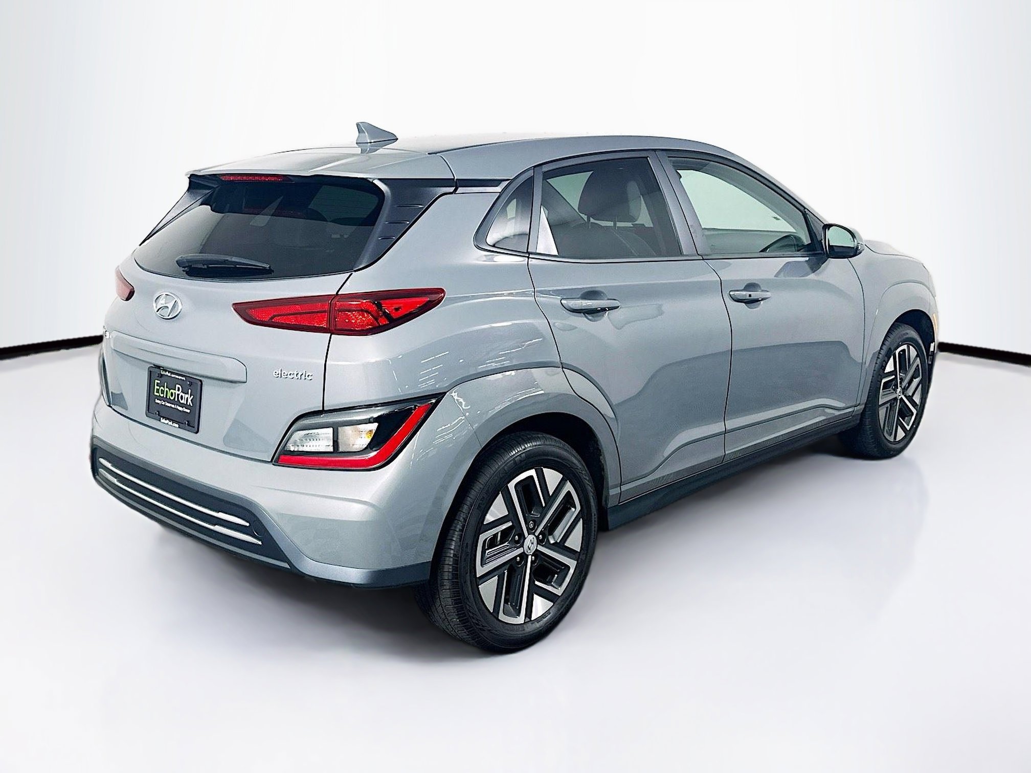 Used 2023 Hyundai Kona SE w/ Cargo Package image 9