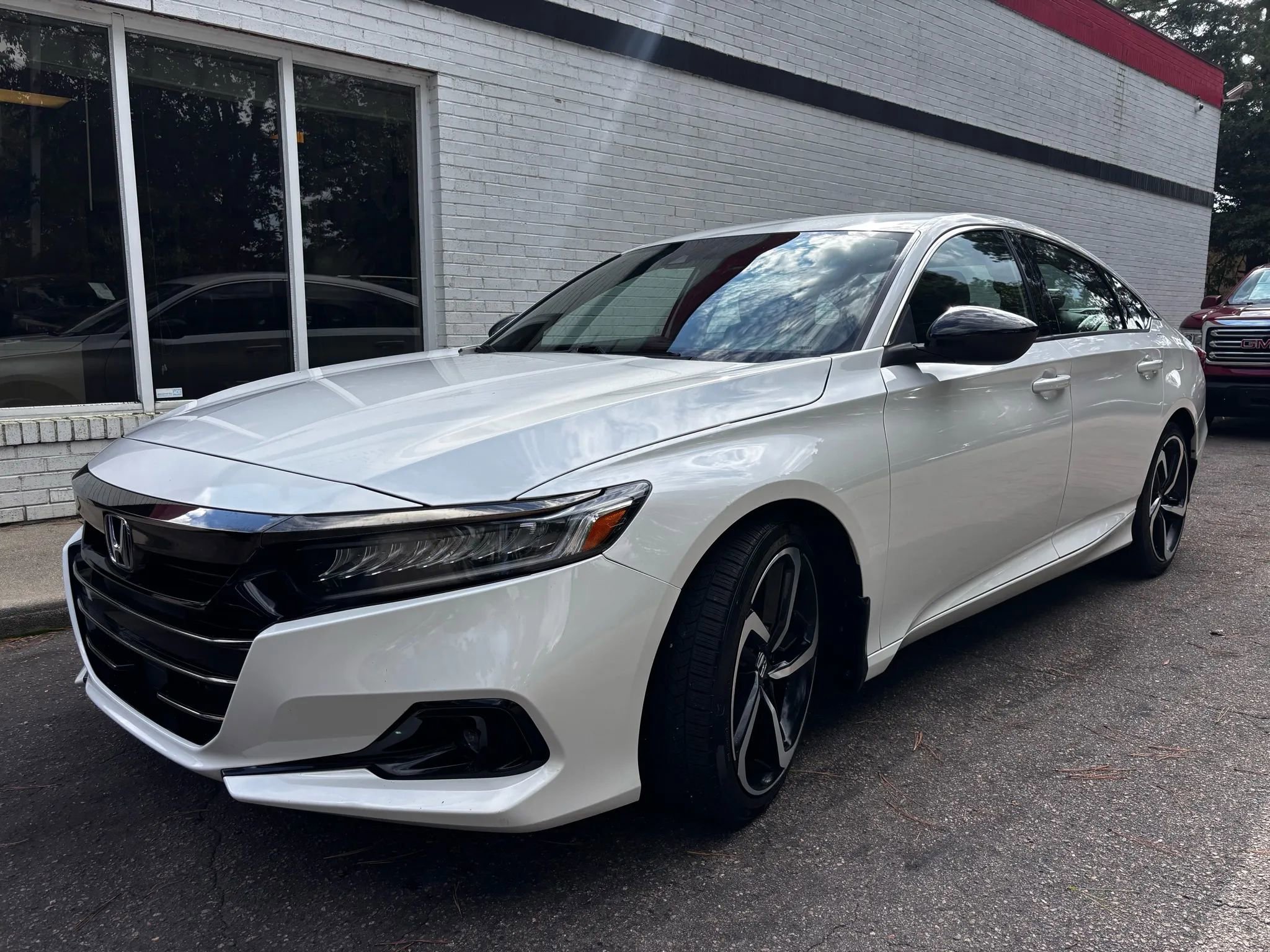 Used 2022 Honda Accord Sport image 4