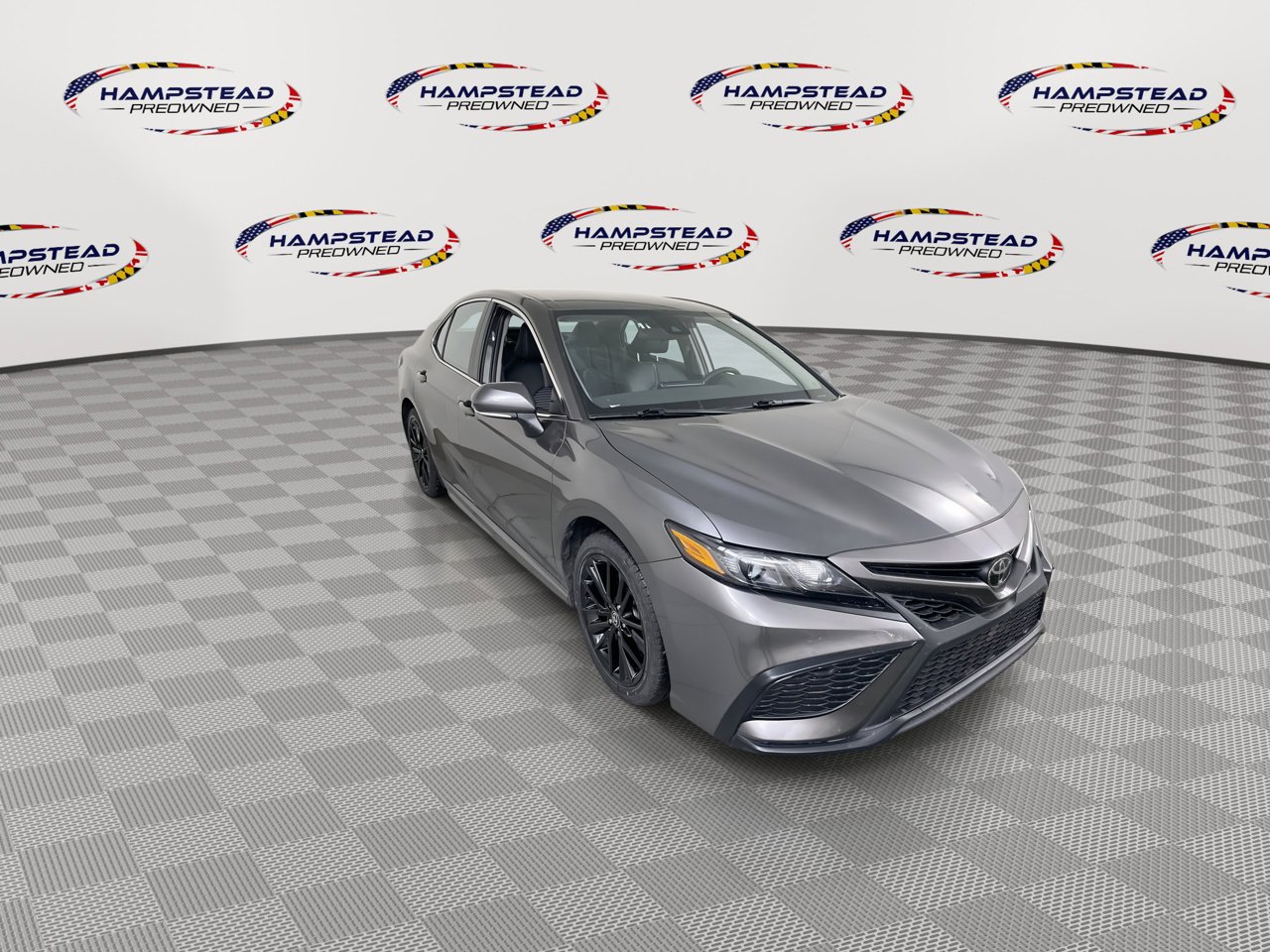 Used 2024 Toyota Camry SE image 2