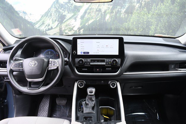 Certified 2025 Toyota Grand Highlander AWD image 18