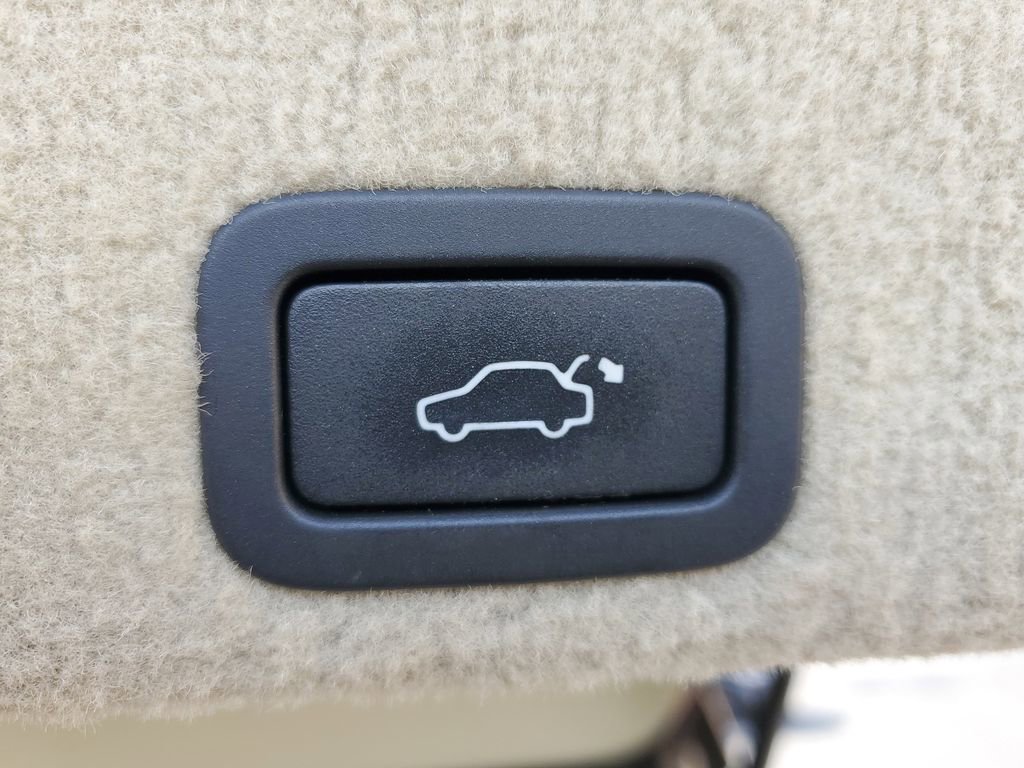 Used 2015 Volvo XC60 T5 w/ Proximity Package image 16