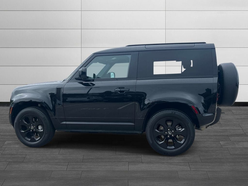Certified 2023 Land Rover Defender 90 X-Dynamic SE AWD/4WD image 2
