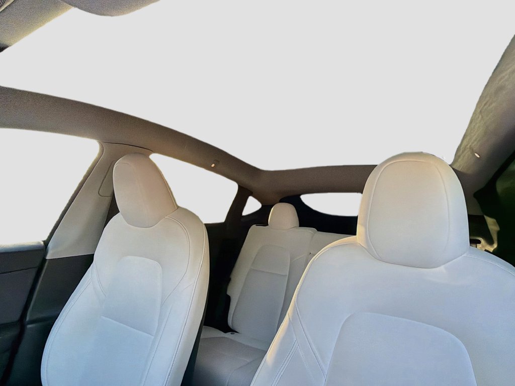 Used 2023 Tesla Model Y Performance AWD/4WD image 17