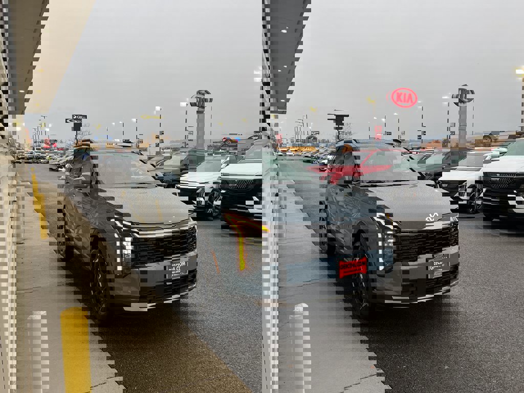 New 2026 Kia Sportage EX w/ EX Panoramic Sunroof Package image 3