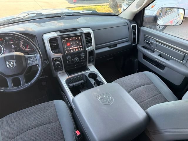 Used 2017 RAM 1500 Classic SLT w/ SLT Plus D←cor Group AWD/4WD image 17