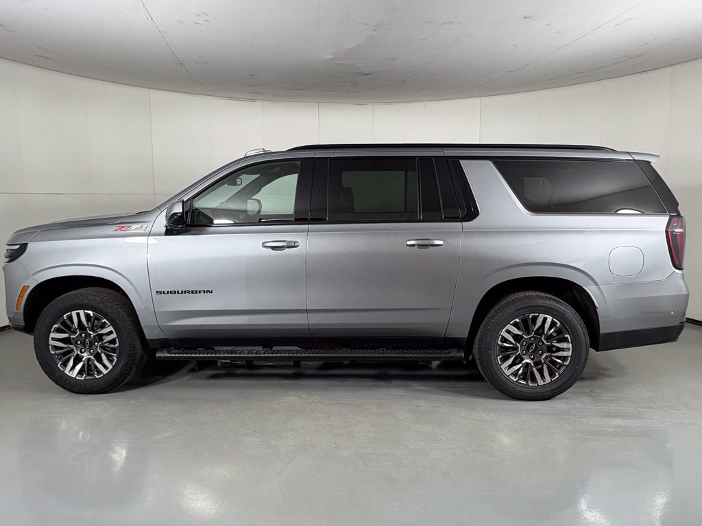 Used 2025 Chevrolet Suburban Z71 AWD/4WD image 6