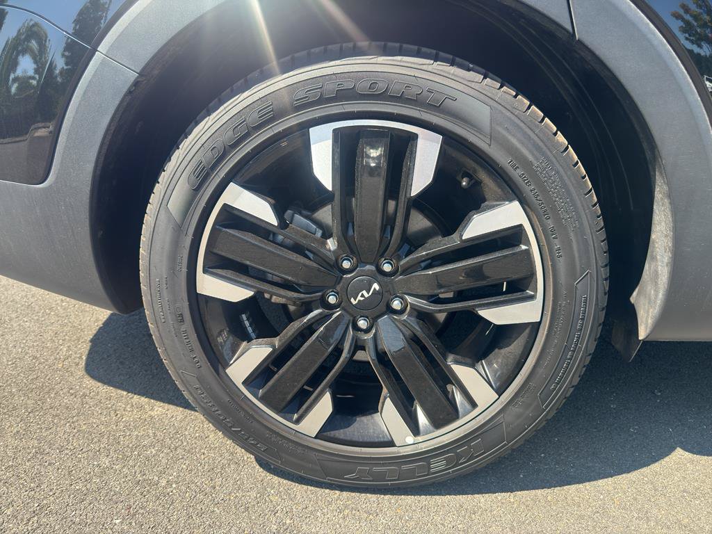 Used 2024 Kia Telluride SX w/ Towing Package FWD image 39