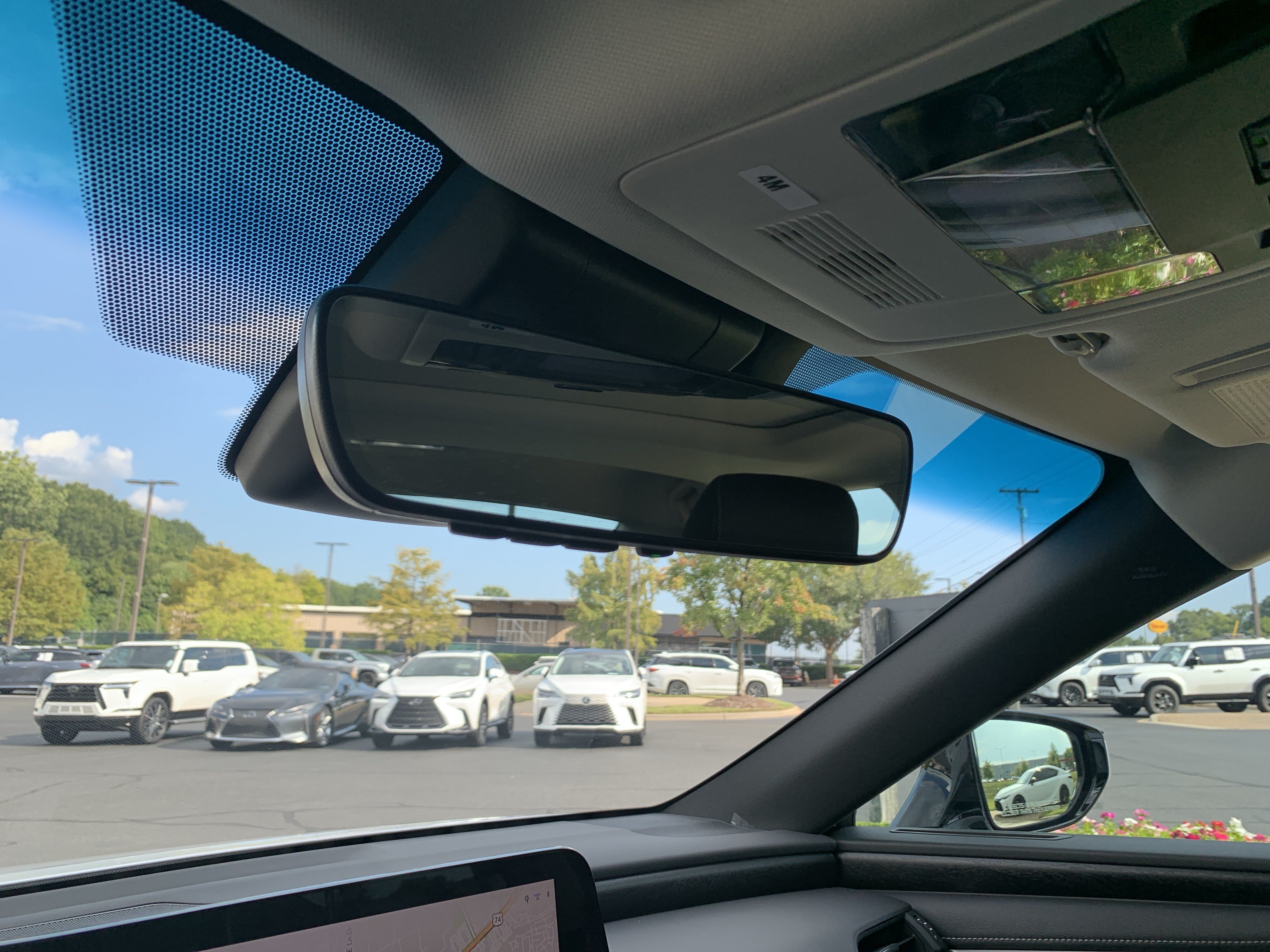 Used 2025 Lexus ES 300h w/ Premium Package FWD image 27
