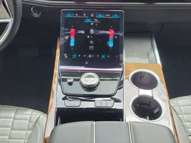 Used 2025 Cadillac Escalade Sport Platinum image 17