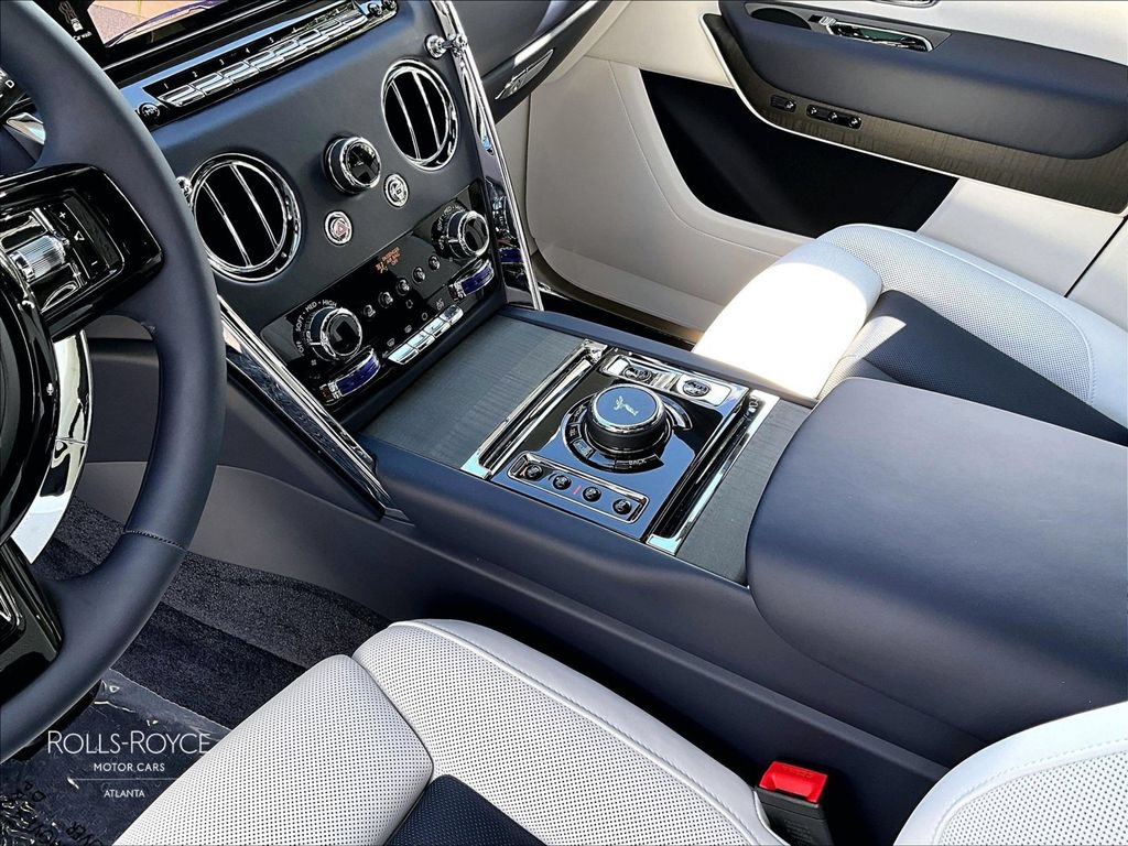 New 2026 Rolls-Royce Cullinan AWD/4WD image 8