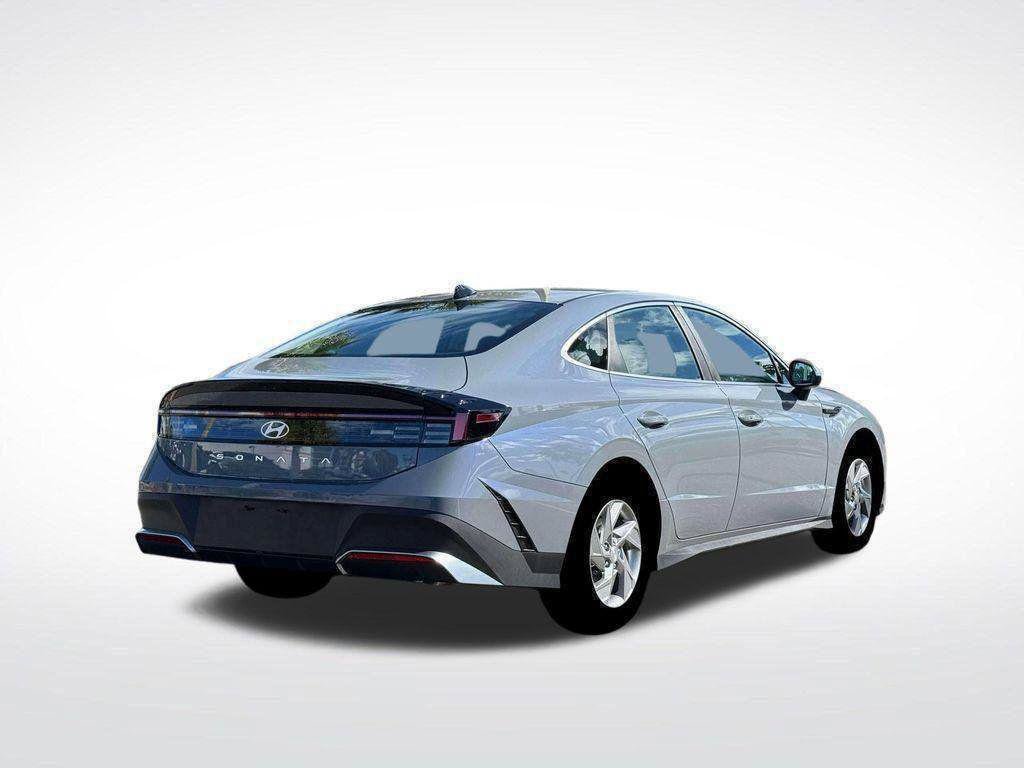 New 2026 Hyundai Sonata SE FWD image 8