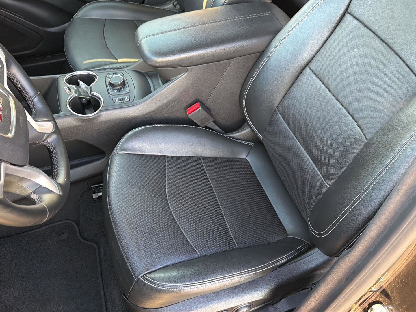 Used 2023 GMC Terrain SLT w/ Elevation Edition FWD image 30