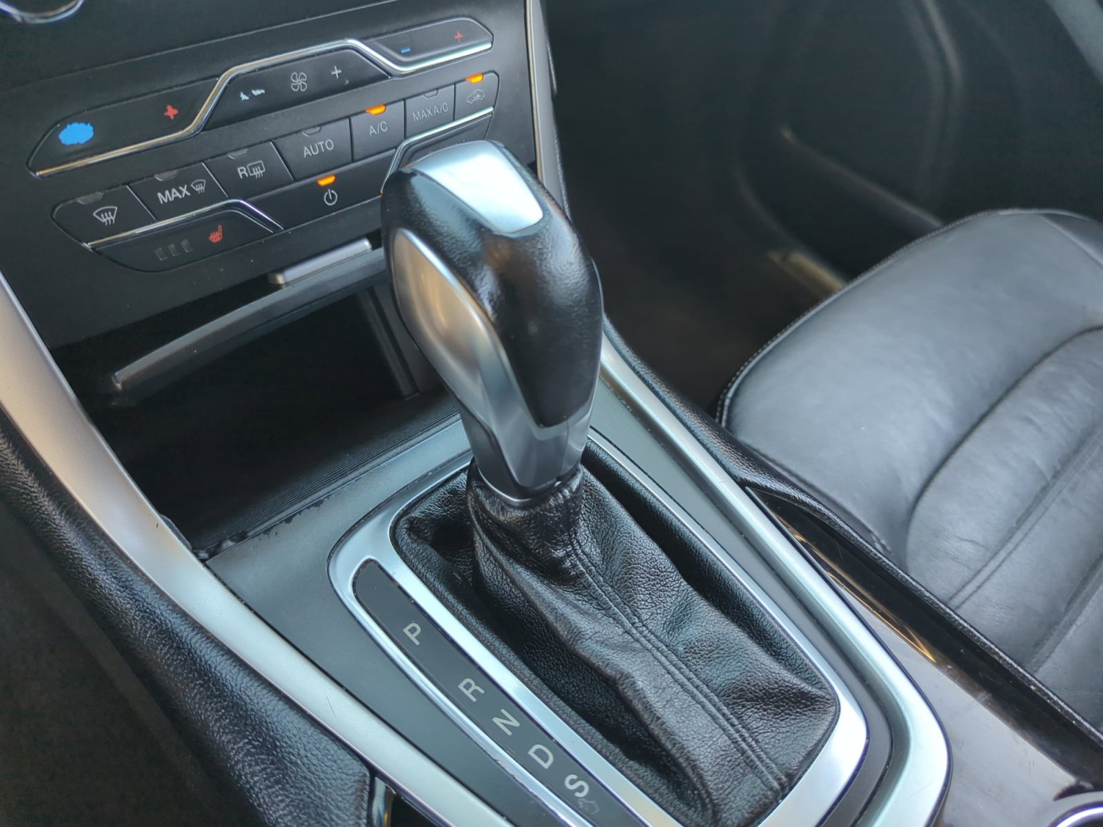 Used 2018 Ford Edge SEL w/ Equipment Group 201A image 15