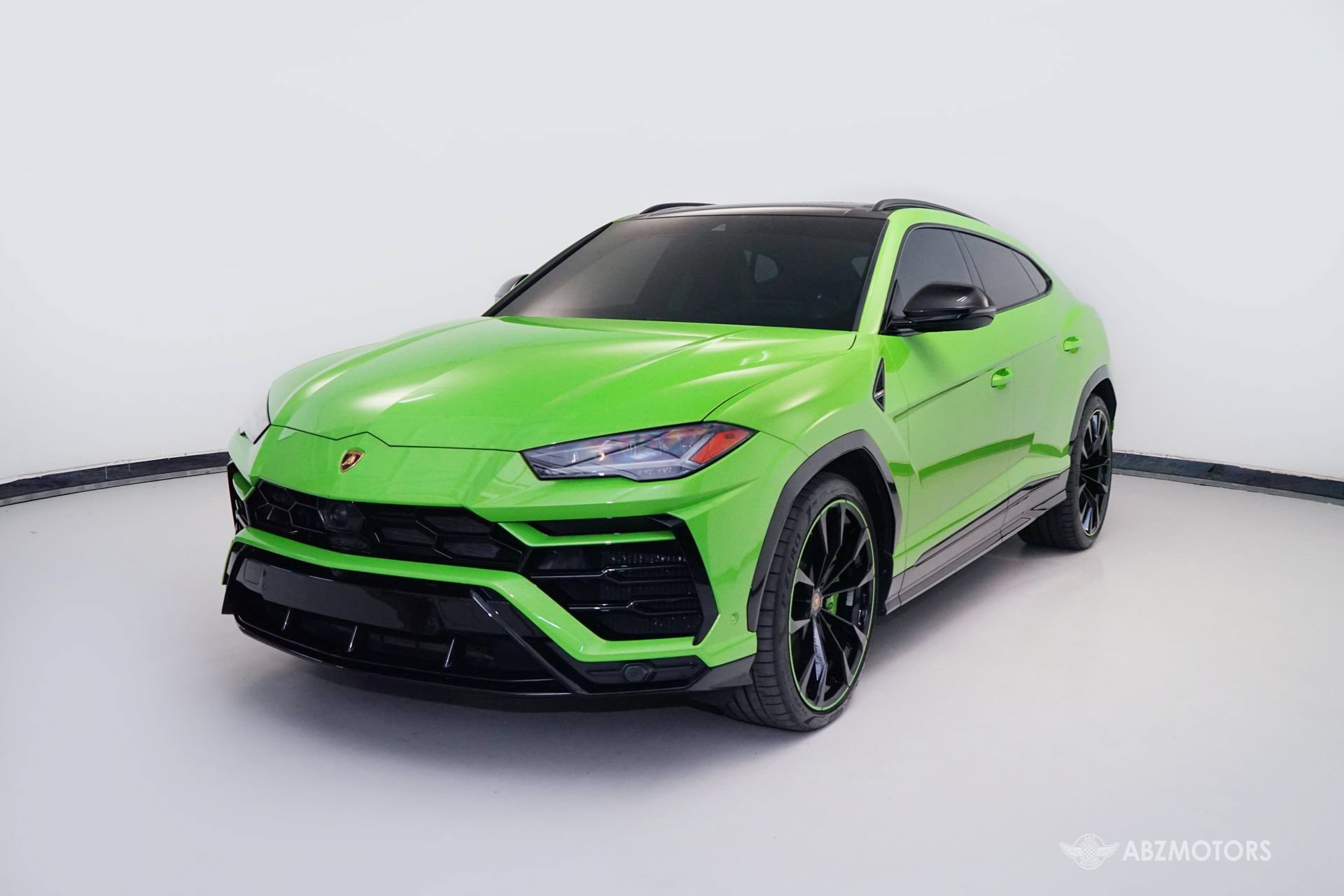Used 2022 Lamborghini Urus AWD/4WD image 2